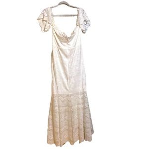 Venus lace , scalloped long dress